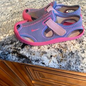 Toddler girls water shoes -Nike
